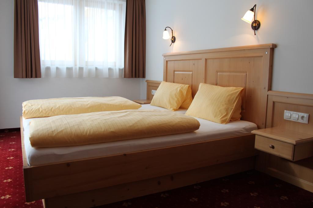Hotel Garni Dorfblick Sankt Anton am Arlberg Bilik gambar