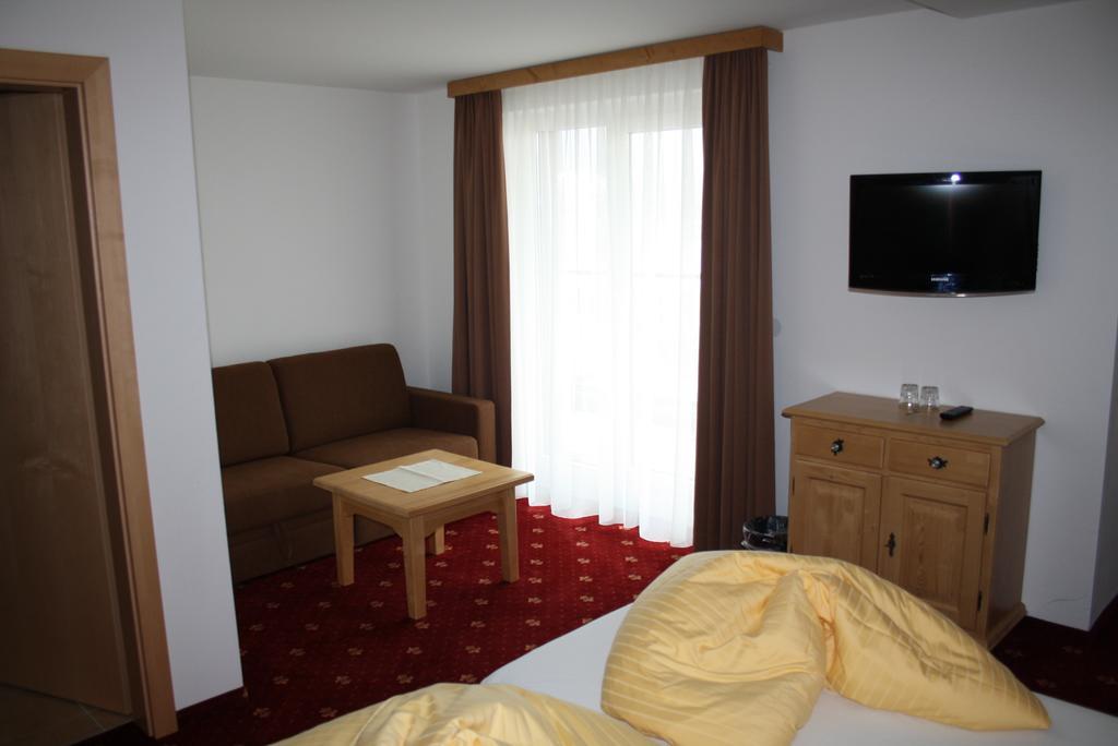 Hotel Garni Dorfblick Sankt Anton am Arlberg Bilik gambar